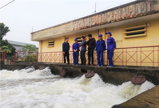 Lấy nước ngược trong điều kiện khó khăn về nguồn nước phục vụ đổ ải vụ Đông xuân (09/1/2023)